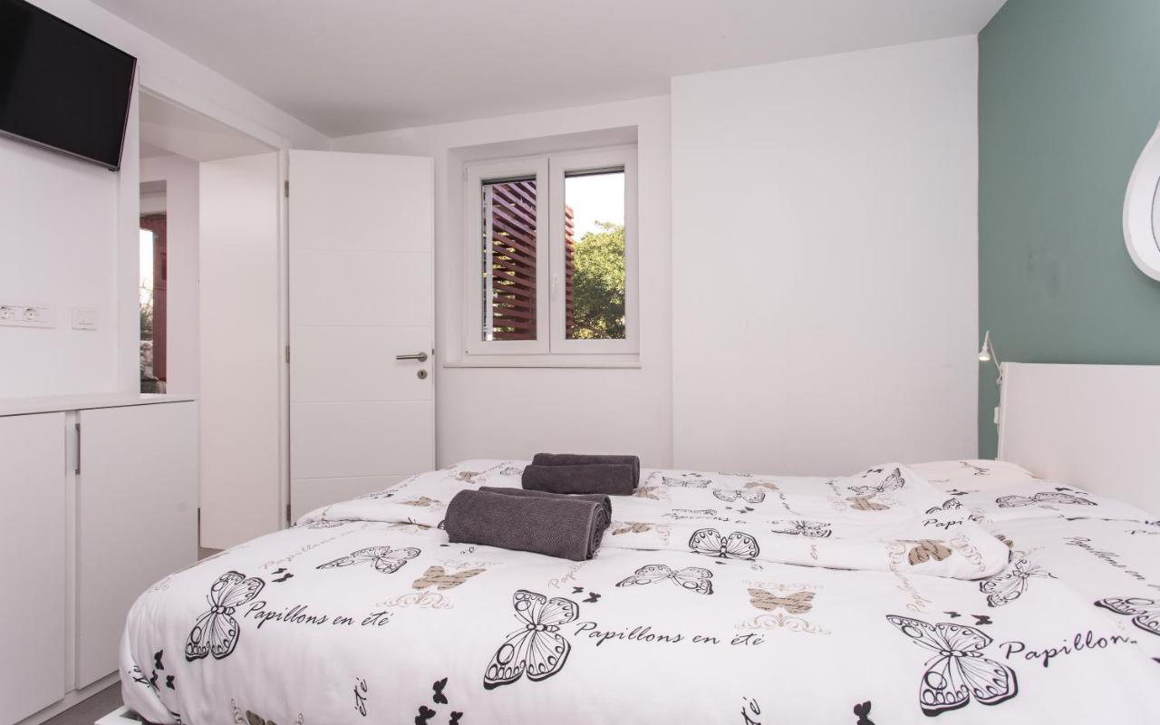 Happy Apartments Baska Екстериор снимка