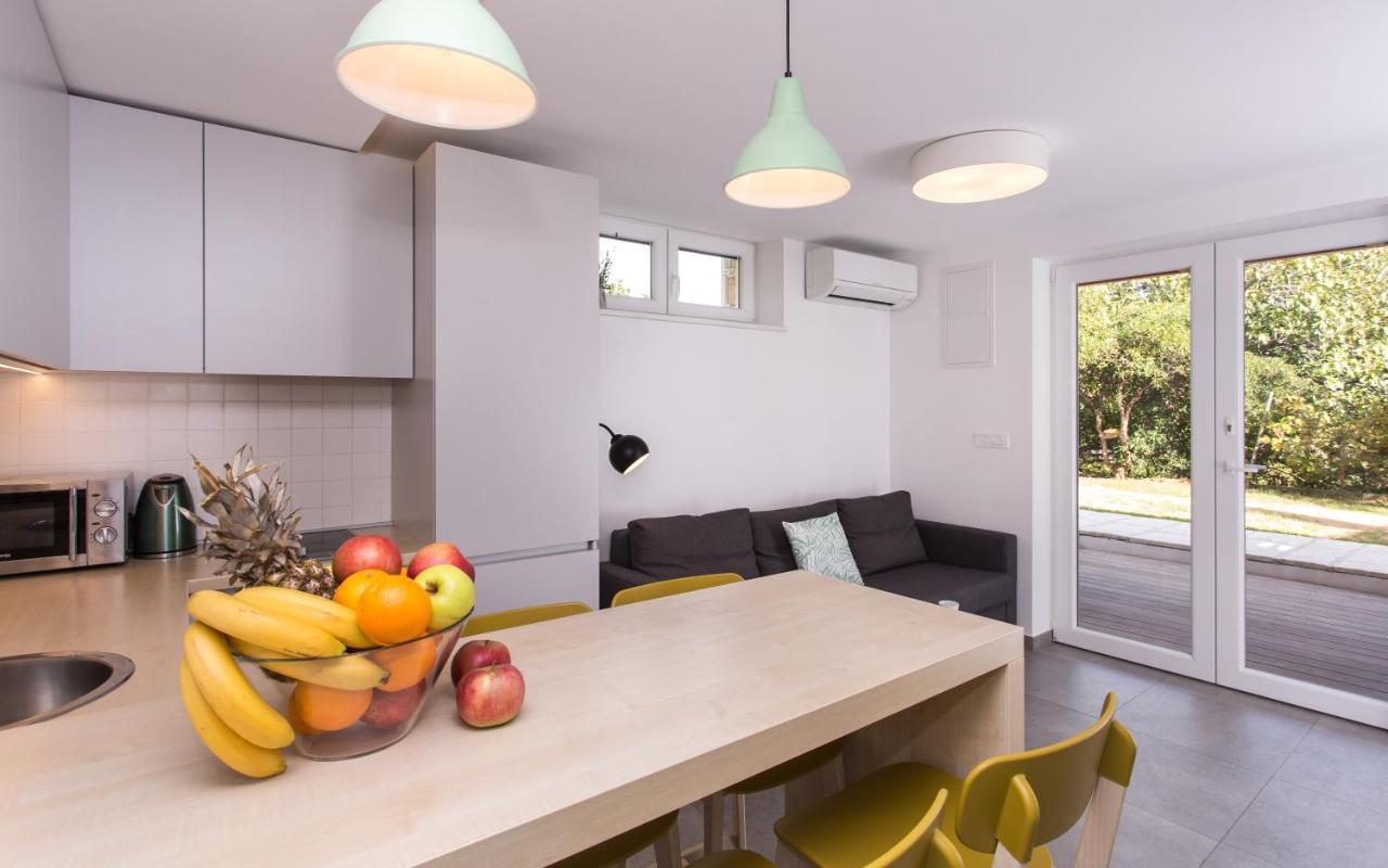 Happy Apartments Baska Екстериор снимка