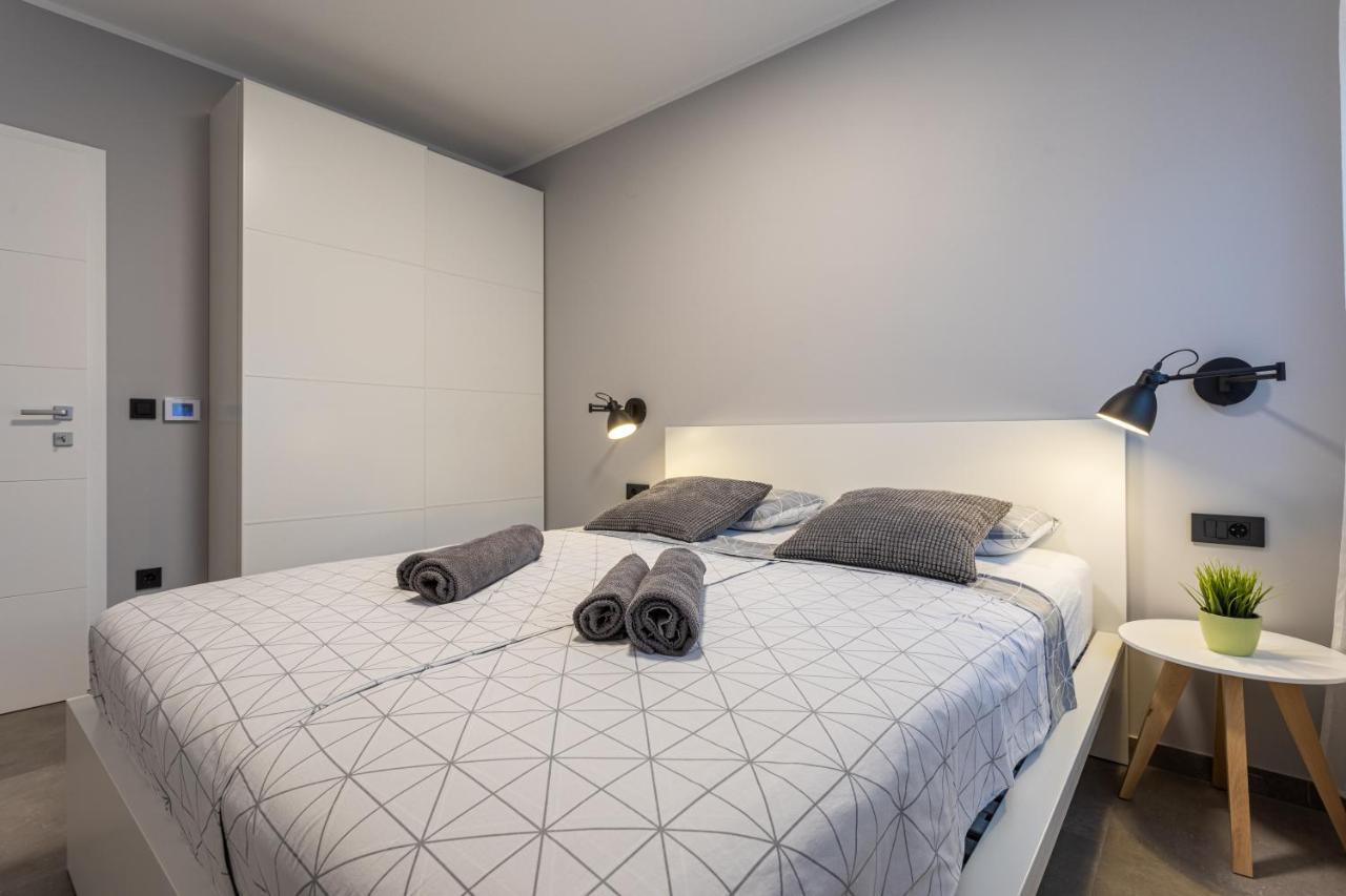 Happy Apartments Baska Екстериор снимка