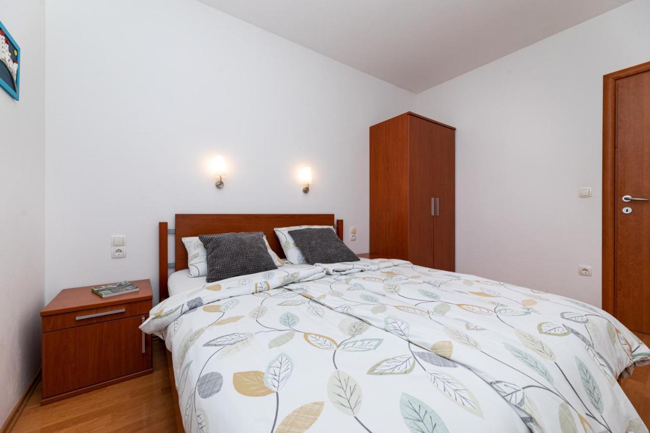 Happy Apartments Baska Екстериор снимка