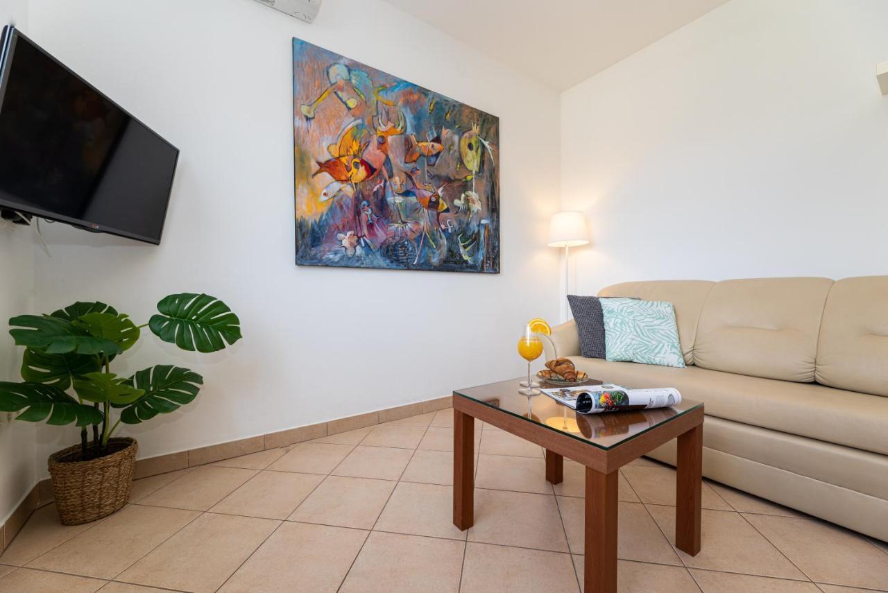 Happy Apartments Baska Екстериор снимка